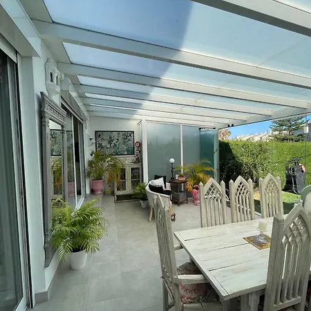 Benavista Stunning Garden Aprtment
