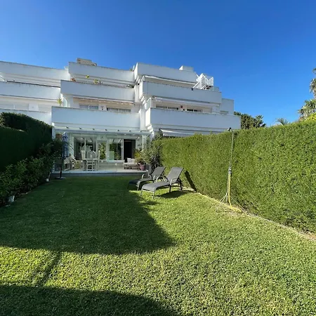 Benavista Stunning Garden Aprtment Estepona